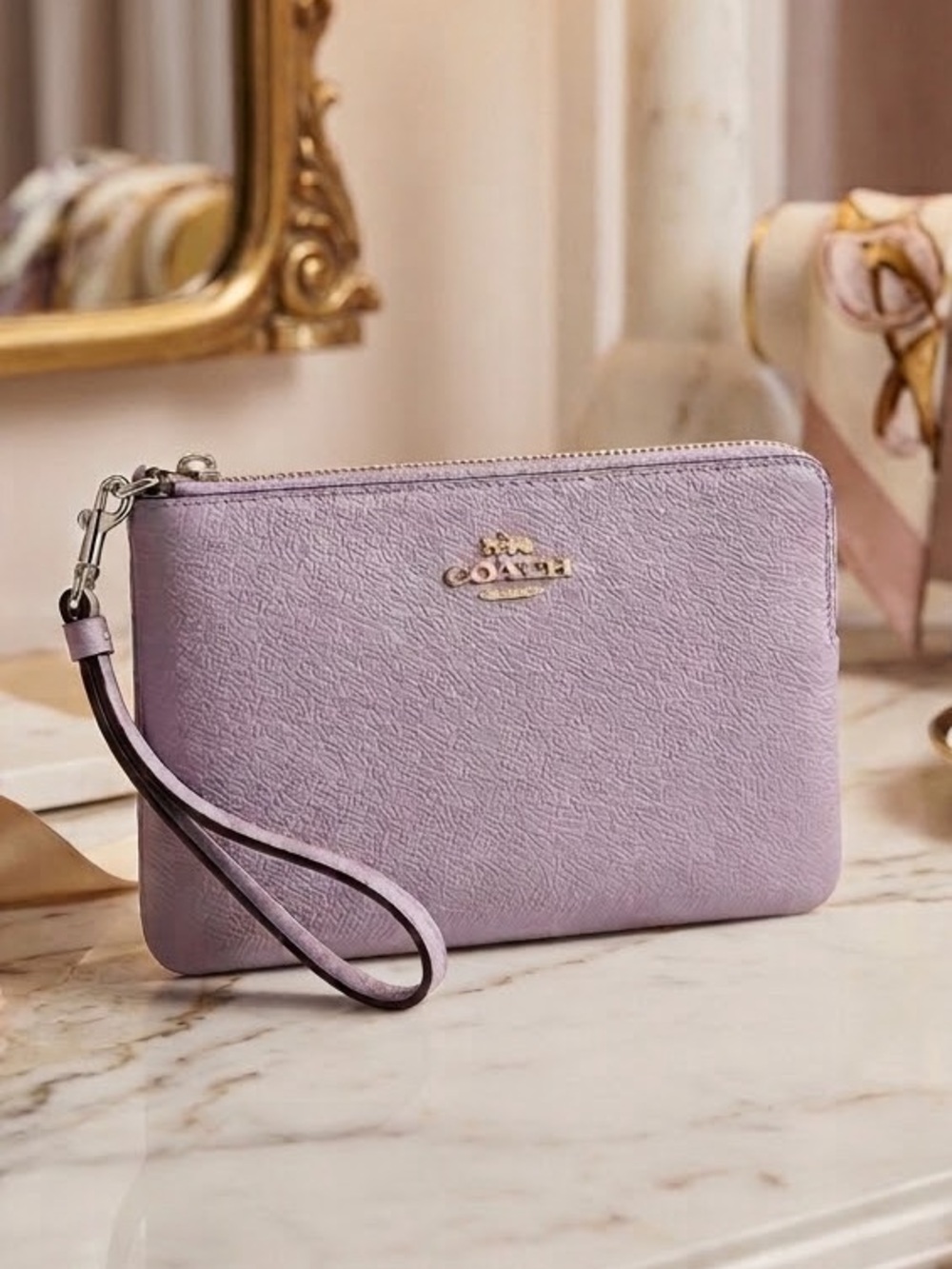 Coach Likac Leather Wristlet